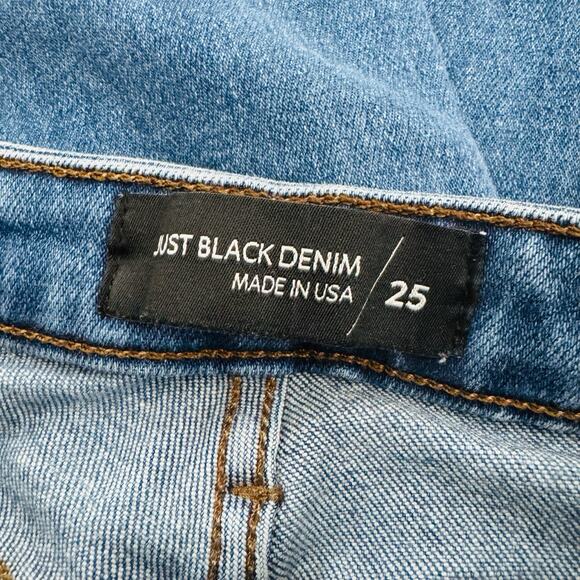 Just Black Denim Distressed Cropped Blue Jeans Women’s Size 25 - Picture 6 of 8